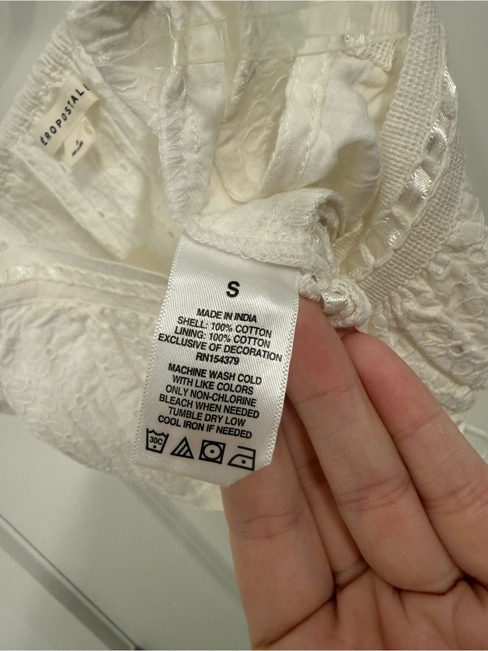 Aeropostale White Eyelet Button-Front Cropped Camisole - Picture 10 of 11